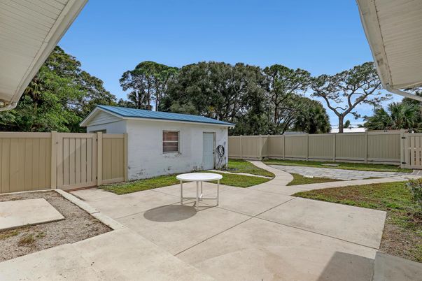 Backyard, Exterior