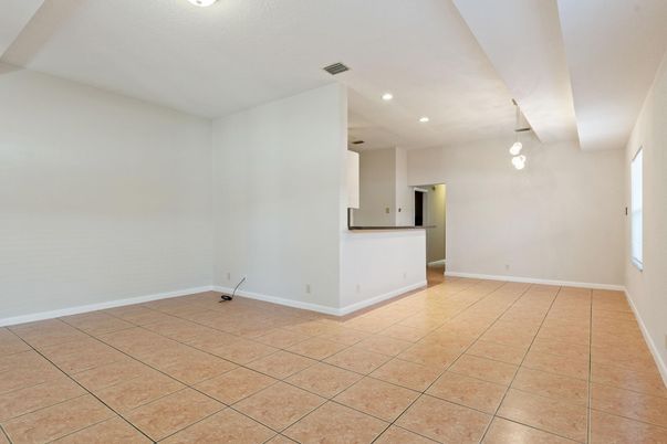 Empty room, Interior, Recessed Lighting