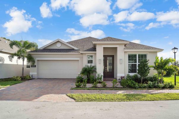 Attached, Exterior, Facade, Ranch