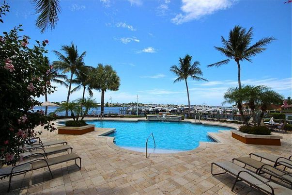 Exterior, Pool, Water