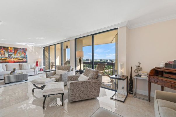 Interior, Living room, Water