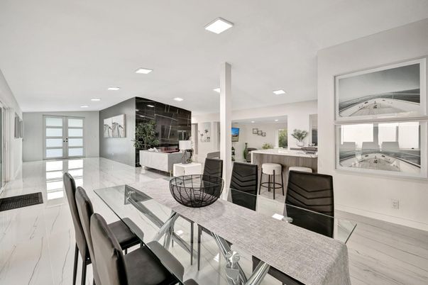 Dining room, Interior, Living room, Marble, Recessed Lighting