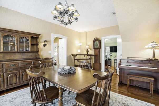 Chandelier, Dining room, Interior, Piano, Wood Texture Flooring