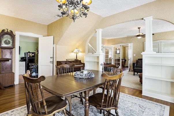 Chandelier, Dining room, Interior, Piano, Wood Texture Flooring