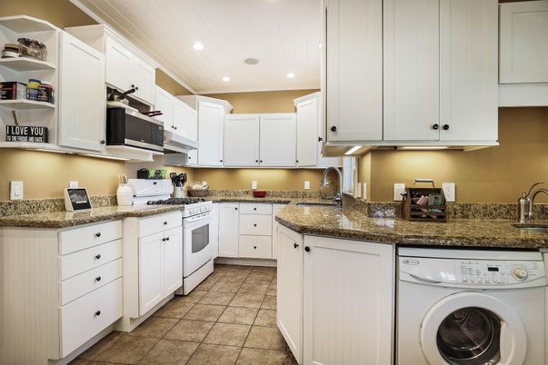 Interior, Kitchen, Recessed Lighting, Washer