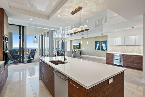 Chandelier, Dining room, Interior, Kitchen, Pendant Lights, Recessed Lighting, Stainless Steel Appliances