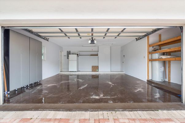 Garage, Interior