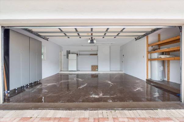 Garage, Interior