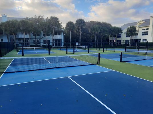 Exterior, Tennis Courts