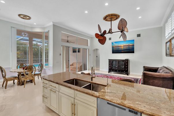 Dining room, Interior, Kitchen, Recessed Lighting