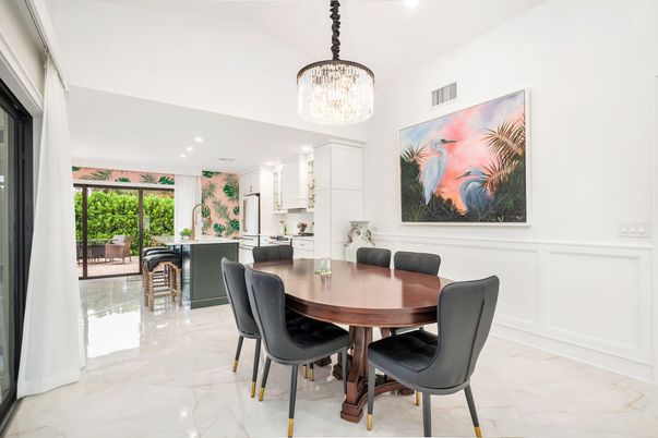 Chandelier, Dining room, Interior, Kitchen, Marble, Recessed Lighting