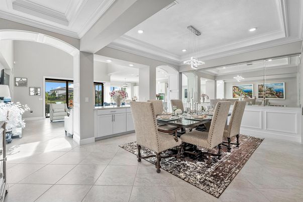 Dining room, Interior, Pendant Lights, Recessed Lighting