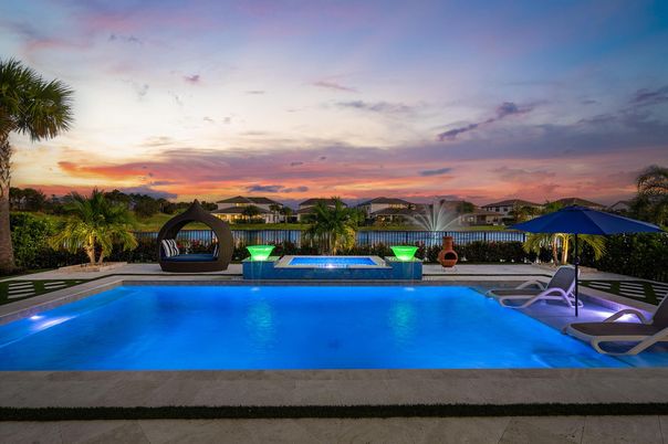 Exterior, Playground, Pool