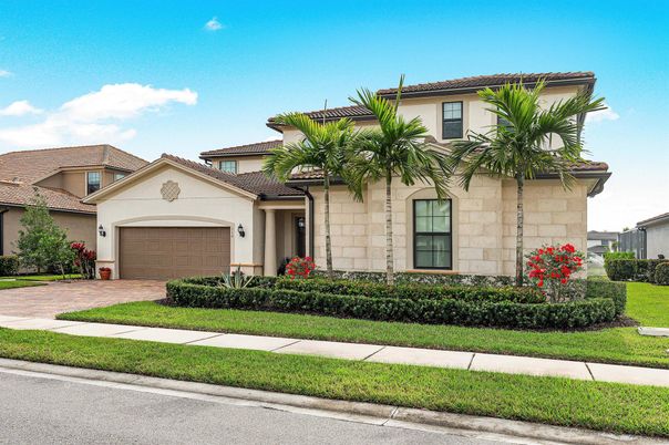Attached, Exterior, Facade, Mediterranean