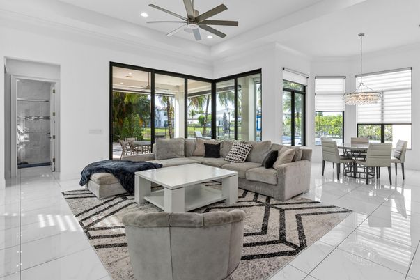 Dining room, Interior, Living room, Pendant Lights, Recessed Lighting
