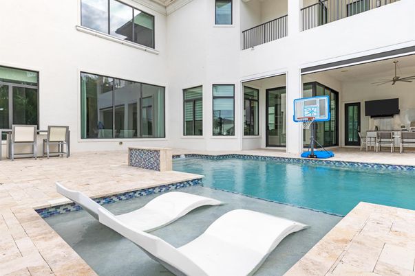 Exterior, Pool