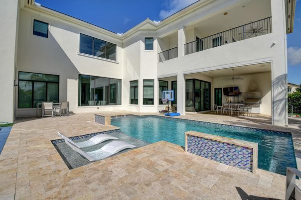 Exterior, Pool