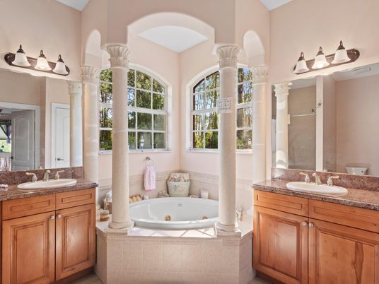 Bathroom, Dual Sink Vanities, Interior
