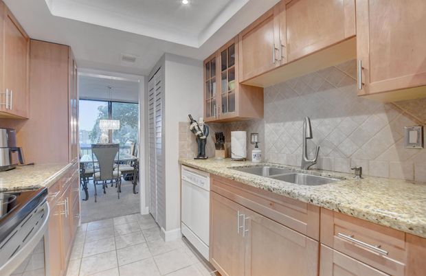 Chandelier, Dining room, Interior, Kitchen, Recessed Lighting