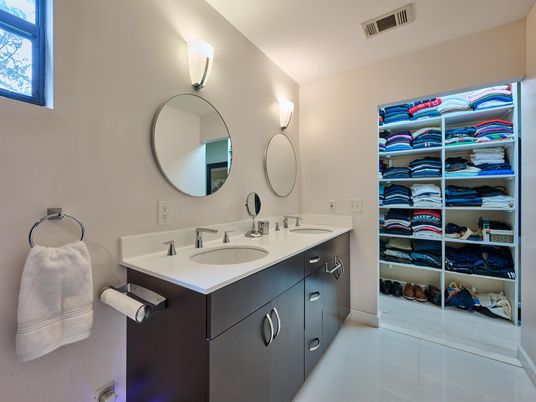 Bathroom, Dual Sink Vanities, Interior