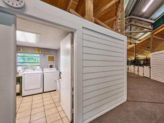 Interior, Washer, Wooden Beams, Wooden Ceilings