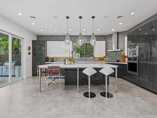 Dining room, Interior, Kitchen, Pendant Lights, Recessed Lighting, Stainless Steel Appliances