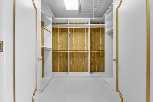 Interior, Walk-in Closets