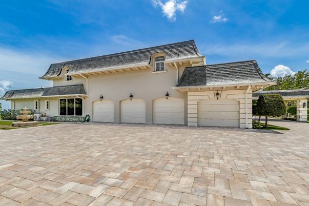 Attached, Exterior, Facade, French Provincial