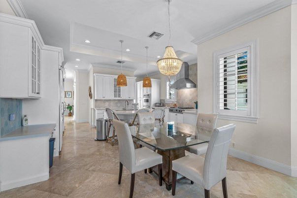 Chandelier, Dining room, Interior, Kitchen, Pendant Lights, Recessed Lighting