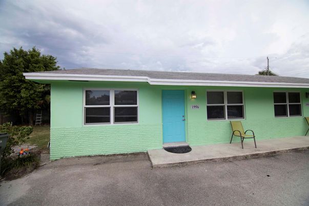Exterior, Facade, Ranch