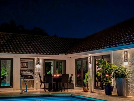 Exterior, Pool
