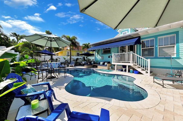 Exterior, Pool