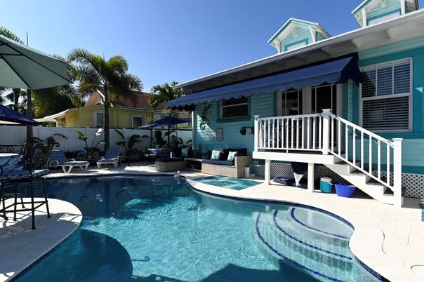Exterior, Pool