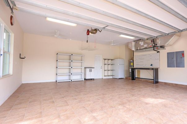 Garage, Interior