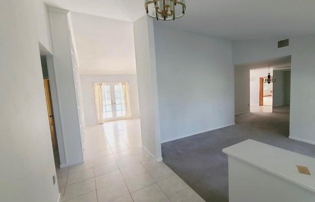 Empty room, Interior, Pendant Lights