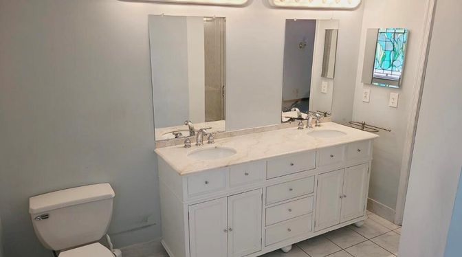 Bathroom, Dual Sink Vanities, Interior