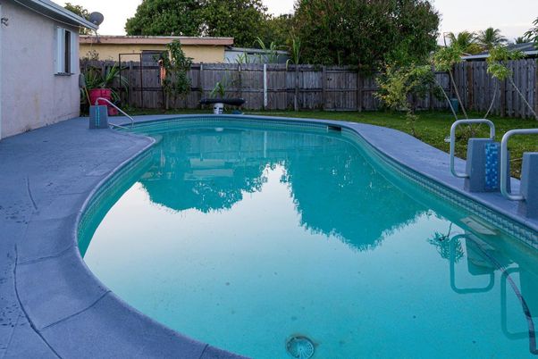 Exterior, Pool