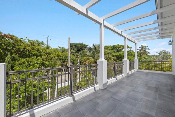 Exterior, Interior, Sun Room