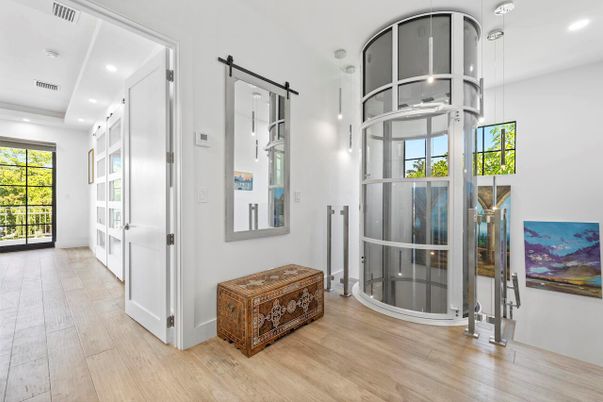 Interior, Pendant Lights, Recessed Lighting, Wood Texture Flooring