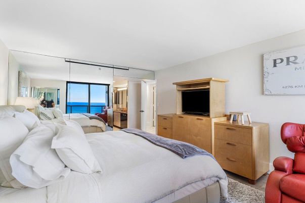 Bedroom, Interior, Water