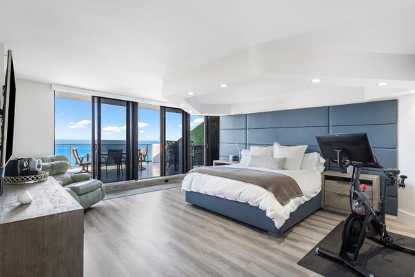 Bedroom, Fitness Equipment, Interior, Recessed Lighting, Water, Wood Texture Flooring