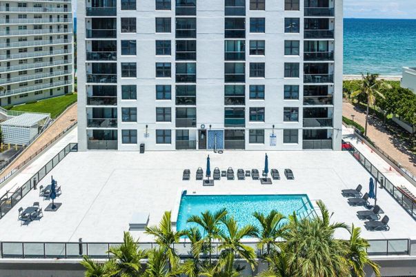 Exterior, Pool, Water