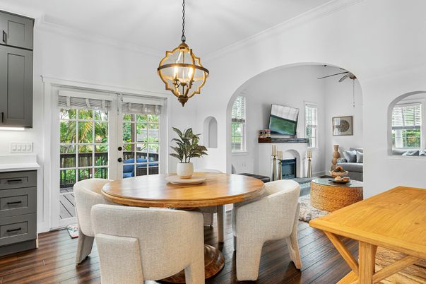 Chandelier, Dining room, Fireplace, Interior, Pendant Lights, Wood Texture Flooring