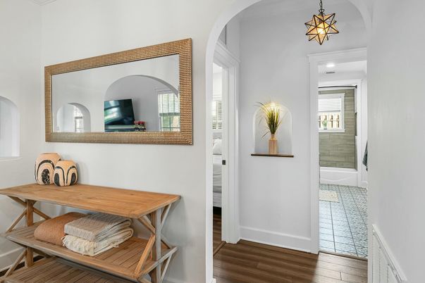 Interior, Pendant Lights, Wood Texture Flooring