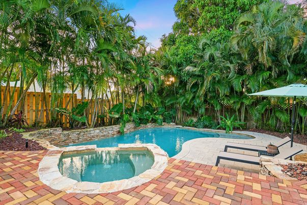 Exterior, Pool