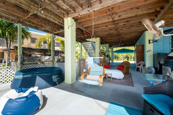 Exterior, Hot Tub