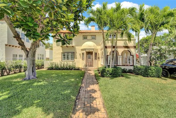 Backyard, Exterior, Facade, Mediterranean