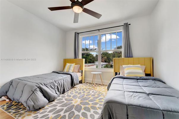 Bedroom, Interior, Water