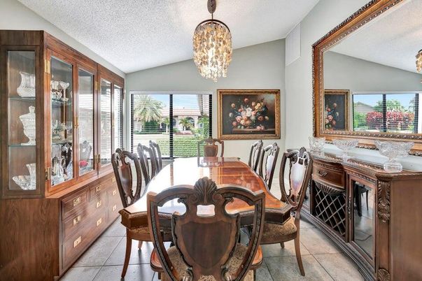 Chandelier, Dining room, Interior, Pendant Lights