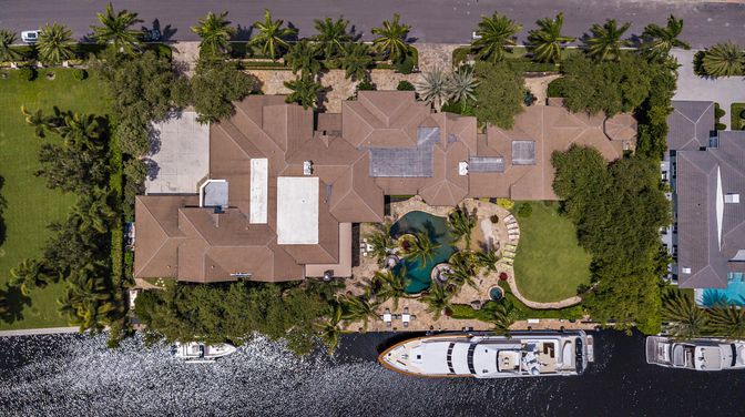 Exterior, Drone